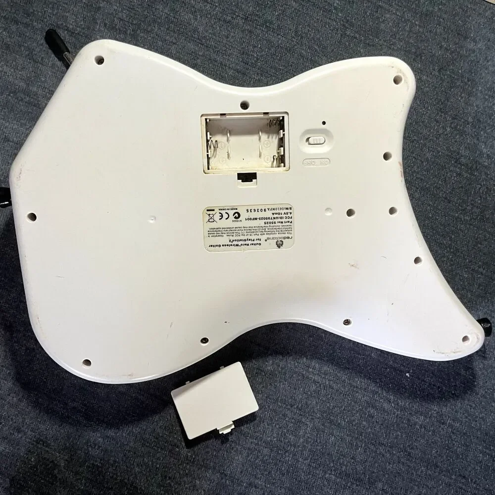 Red Octane Guitar Hero Wireless Guitar PS2 95025 shel Replacment Parts only